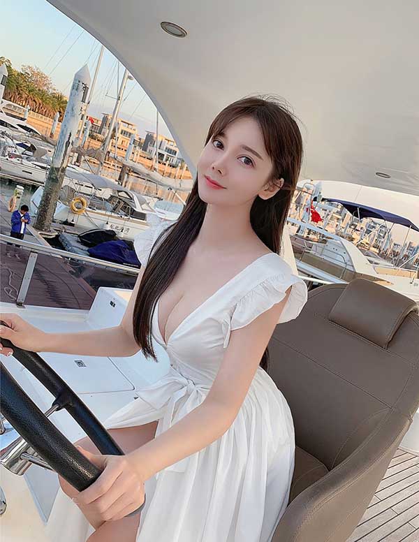 新加坡模特预约伴游